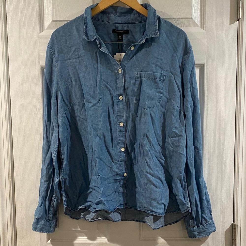 Banana Republic Light Blue Untucked Fit Chambray Shirt - Size XL